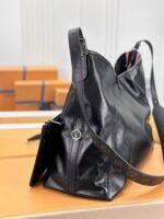 CarryAll Vibe MM LV Vibe - Handbags |
LOUIS VUITTON