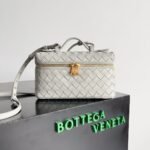 BOTTEGA VENETA

Bang Bang vanity case